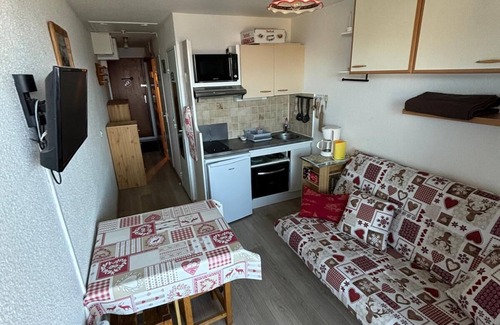 Jeux Apartment | Beautiful Studio, Quartier ECLOSE EST