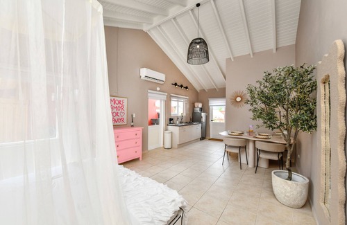 Punto de Oro Apartment | Beautiful studio Sea near the sea with pool