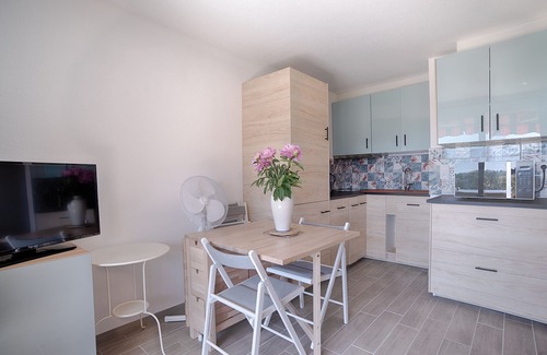 Carqueiranne Apartment | Beautiful Studio With Terrace Near The Sea!
