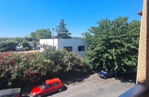 Tournezy Apartment | Beautiful sunny apartment in the south of Montpellier.