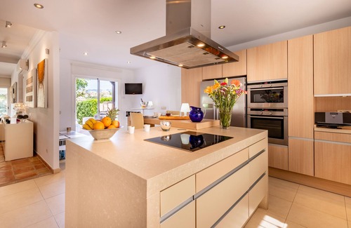 Marbella Villa | Beautiful sunny villa with pool and sea views Marbella (ELVIRIA)