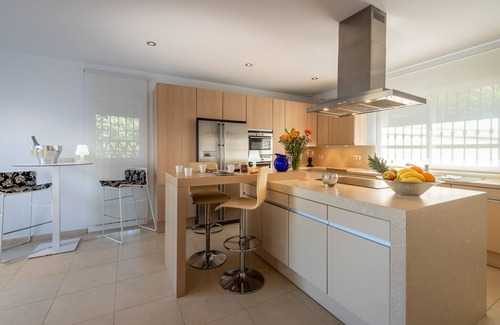 Marbella Villa | Beautiful sunny villa with pool and sea views Marbella (ELVIRIA)