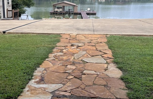Centre House | Beautiful sunsets on Weiss Lake. Water front with large private dock