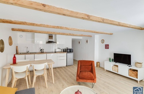 Thiers Apartment | Beautiful T2 city center - COURS JULIEN/RÉFORMÉS - Air Rental