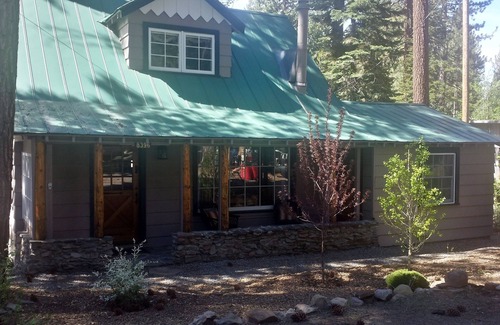 Kings Beach House | Beautiful Tahoe Remodel - Walk to Beach, Restaurants & Shops!