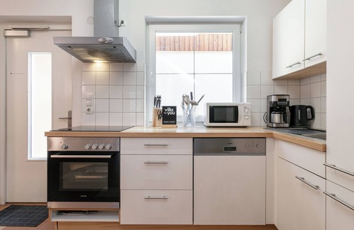 Huben House | Beautiful terraced house for sole occupancy