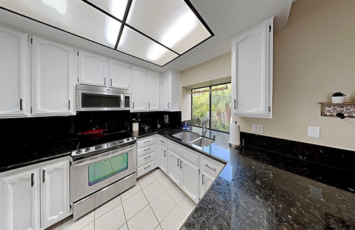 Tierrasanta House | Beautiful Tierrasanta 3 Bedroom, 2 Car Garage