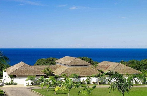 Merlin Bay Villa | Beautiful Tom Tom Luxury villa
