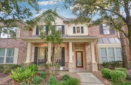 Alden Bridge House | Beautiful Townhome in The Woodlands