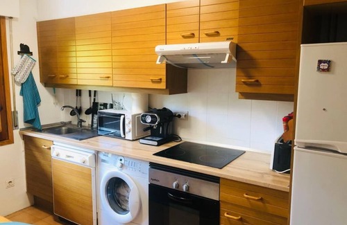 Jaca House | Beautiful townhouse with garden and cellar with fireplace.