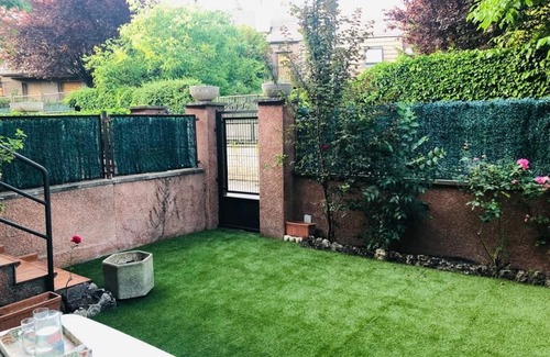 Jaca House | Beautiful townhouse with garden and cellar with fireplace.