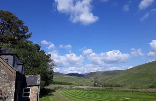 Sanquhar House | Beautiful Traditional secluded country cottage