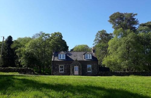 Sanquhar House | Beautiful Traditional secluded country cottage