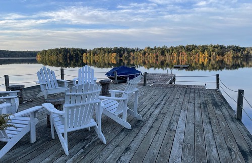Salisbury Cottage | BEAUTIFUL TWIN LAKES RENTAL - Weekly or Seasonal Term Available