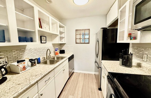 South Side Apartment | Beautiful Two bedroom two bath first floor apartment,20 minutes to beach