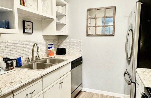 South Side Apartment | Beautiful Two bedroom two bath first floor apartment,20 minutes to beach