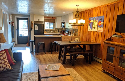 Winter Park Condo | Beautiful two bedroom condo in Winter Park! Pool, hot tub, free transportation.