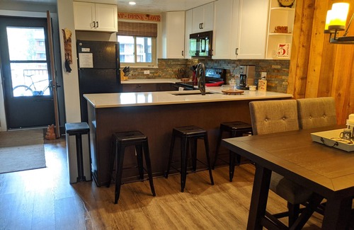 Winter Park Condo | Beautiful two bedroom condo in Winter Park! Pool, hot tub, free transportation.