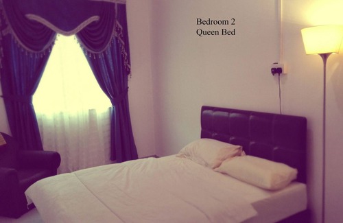 Gadong House | Beautiful Two Bedroom Converted Flat (Guest House) 8 Mins from Heart of City