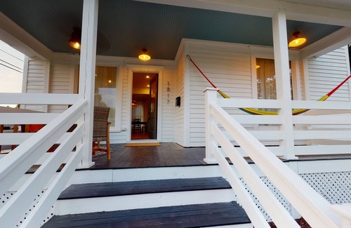 Monroe House | Beautiful two story, downtown home, one block from the Square,