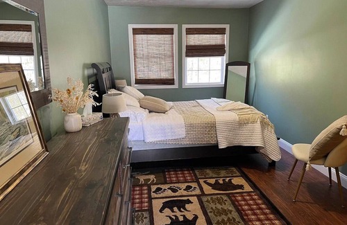 Madison Cottage | Beautiful, updated cozy cottage. Just minutes away from North Conway!