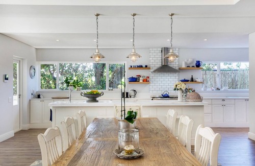 Constantia House | Beautiful Upper Constantia home with views