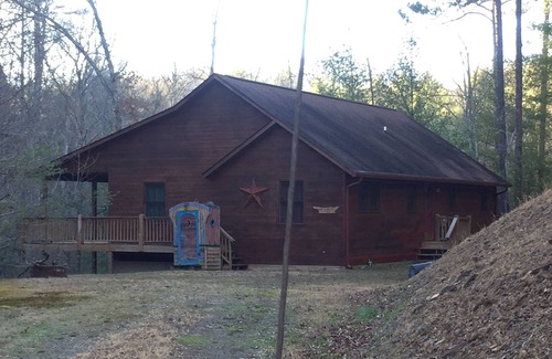 Tarheel Cabin | Beautiful upscale mountain trip