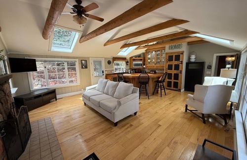 Green Mountain Falls Cottage | Beautiful Cabin in Green Mountain Falls - 20 mins from downtown Colo Springs!