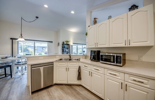 Gulf Cove House | Beautiful vacation villa on Florida's west coast - pool, Wi-Fi; last minute OK