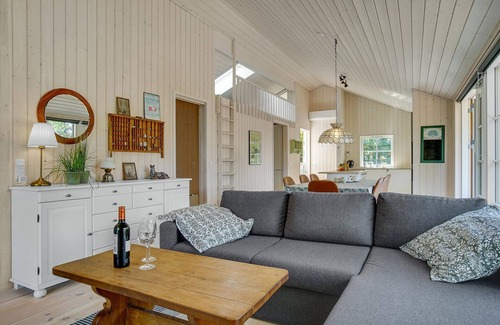Borre House | Beautiful vacation home on the beach at Råbylille on Møn.