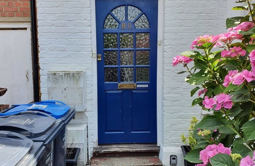 Wimbledon Apartment | Beautiful Victorian 1 bedroom conversion flat on a quiet leafy Wimbledon street.