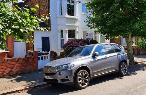 Wimbledon Apartment | Beautiful Victorian 1 bedroom conversion flat on a quiet leafy Wimbledon street.