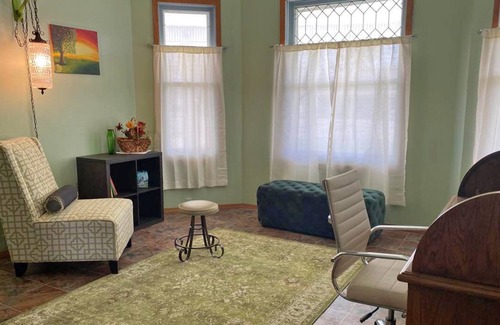 Hoxie Bed & Breakfast | Beautiful Victorian in rural northwest Kansas