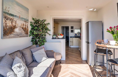 Mynytho House | Beautiful villa for 7 guests with WIFI, balcony, pets allowed and parking