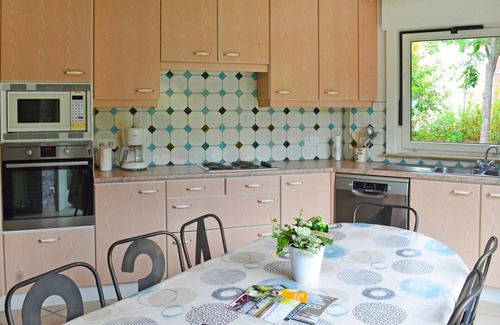 Le Bizet House | Beautiful villa for 8 people with TV, terrace, pets allowed and parking