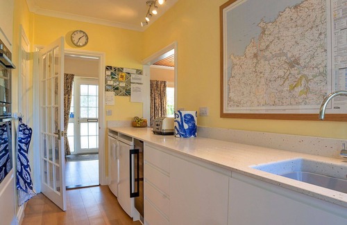 Rock House | Beautiful villa for 8 guests with WIFI, terrace and parking