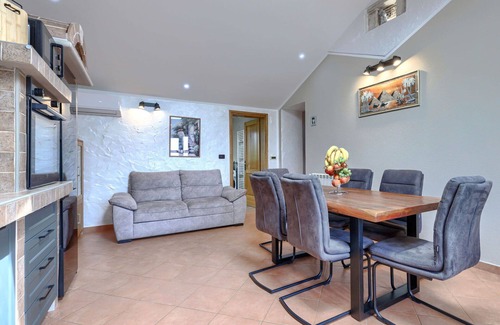 Nova Vas House | Beautiful villa for 8 guests with private pool, A/C, WIFI, TV, terrace and parking