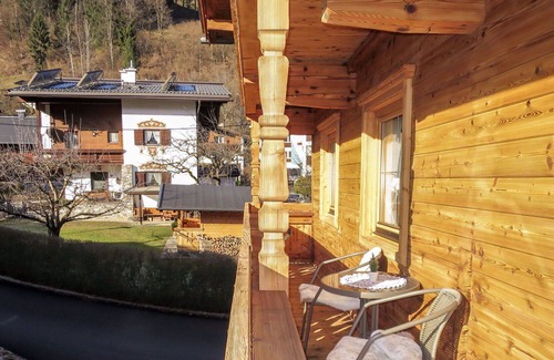 Schwendau Villa | Beautiful villa for 5 guests with WIFI, TV, balcony and parking