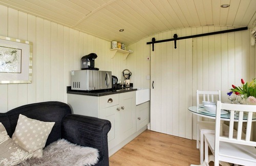Nordley House | Beautiful villa for 2 guests with WIFI, TV, terrace and parking