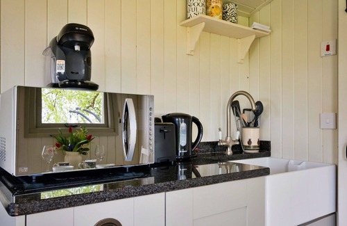 Nordley House | Beautiful villa for 2 guests with WIFI, TV, terrace and parking