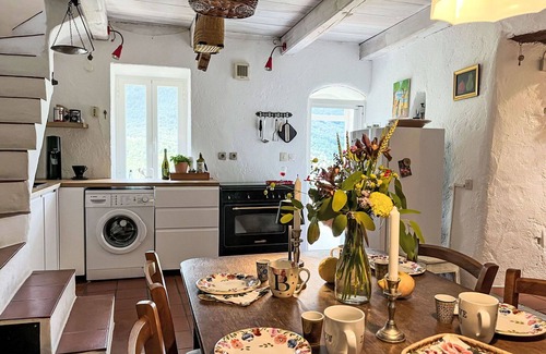 Borgomaro House | Beautiful villa for 6 guests with terrace and parking