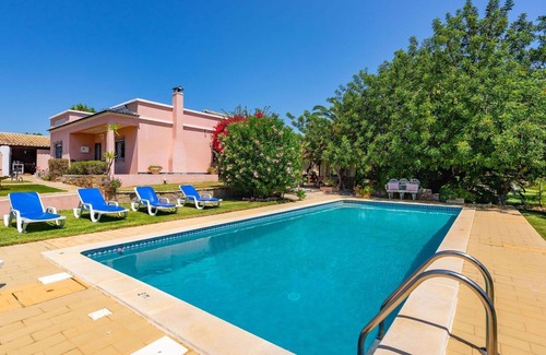Medronhal House | Beautiful villa for 6 people with WIFI, private pool, TV and patio
