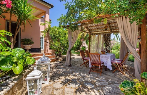 Medronhal House | Beautiful villa for 6 people with WIFI, private pool, TV and patio