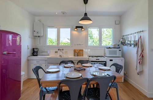 Dives-sur-Mer House | Beautiful villa for 6 people with WIFI, TV, balcony, pets allowed and parking