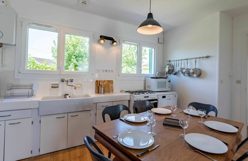 Dives-sur-Mer House | Beautiful villa for 6 people with WIFI, TV, balcony, pets allowed and parking
