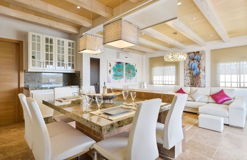 Ibiza Town Villa | Beautiful villa near the beach and Ibiza for families and friends *AUGUST OFFER*.