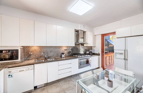 Santa Ponsa Villa | Beautiful Villa with Pool, Wi-Fi and Terrace; Ideal Location; Parking Available
