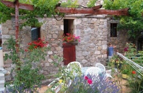Cantobre Cottage | beautiful village house in cantobre in the aveyron