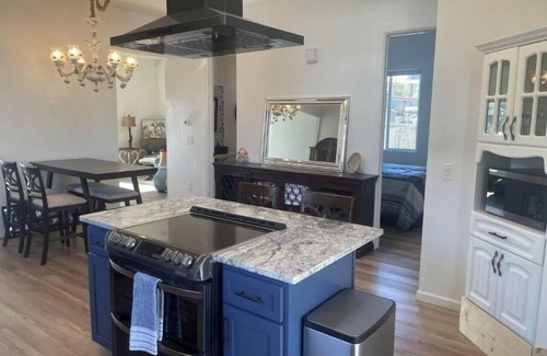 Garfield House | Beautiful Walkable Downtown Getaway