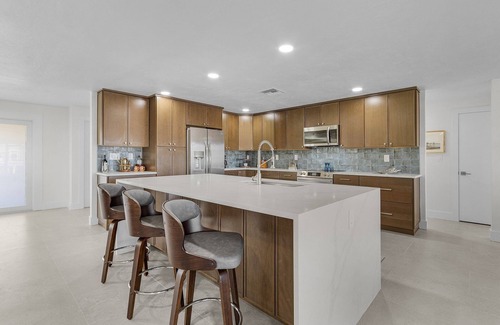Lochmoor Waterway Estates House | Beautiful Waterfront 3/2 Home in North Fort Myers! Sleeps 8!